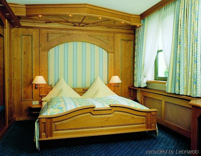 Hotel Augsburger Hof Room photo